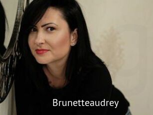 Brunetteaudrey