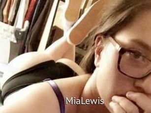 Mia_Lewis