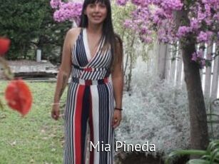 Mia_Pineda