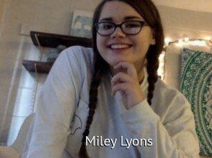 Miley_Lyons
