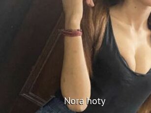 Nora_hoty