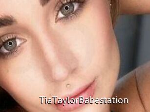 TiaTaylorBabestation