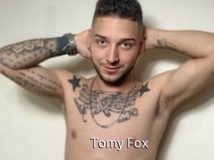 Tomy_Fox